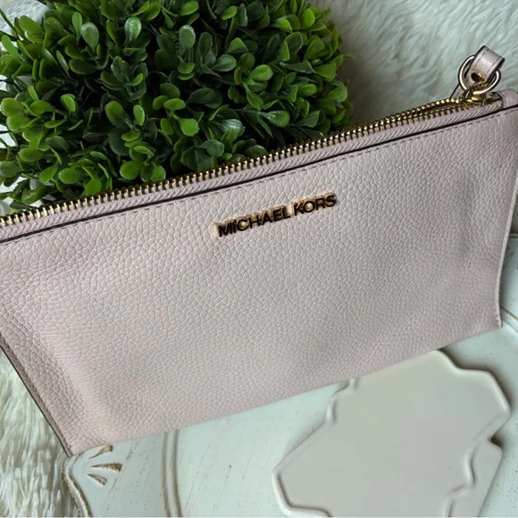 Michael Kors Blush Pink Pebbled Leather Wristlet Clutch with Gold Logo - Picture 4 of 9